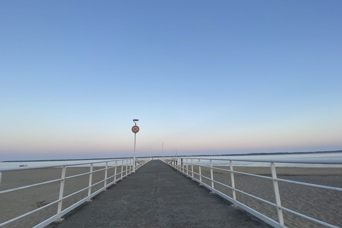 Jetée du Moulleau permettant un accès direct au centre du Cap Ferret par bateau taxi et/où traversée avec les vélos en pinasse